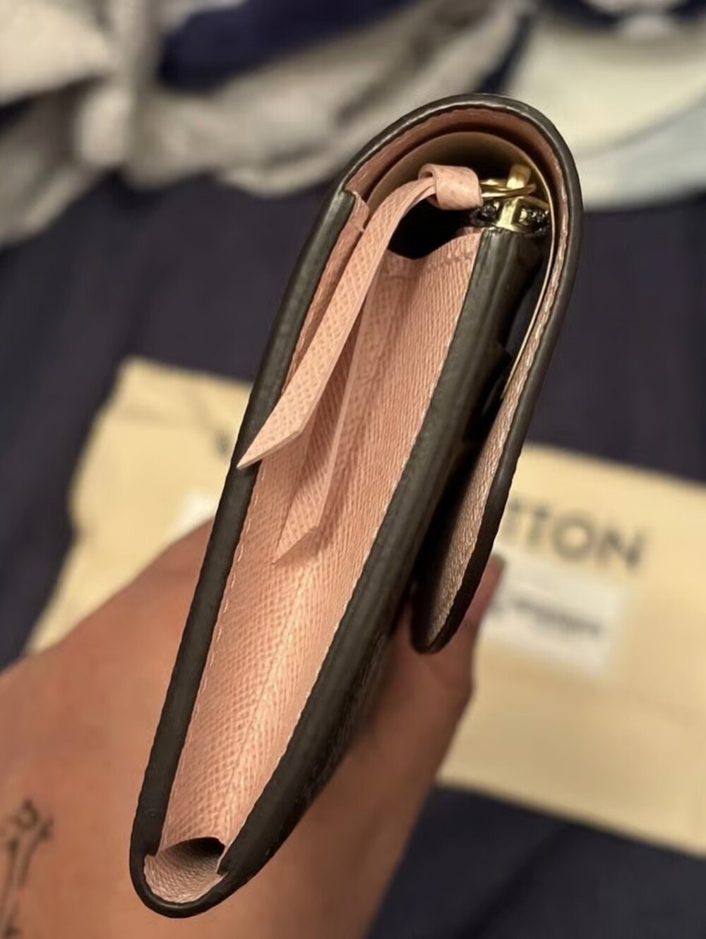 Louis Vuitton Emilie Wallet - Picture 8 of 8